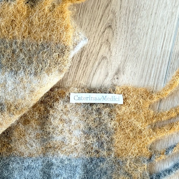 3/$18 Caterina de’ Medici Plaid Scarves Wool Neck Warmer - Gold and Gray Fringe - Picture 3 of 3